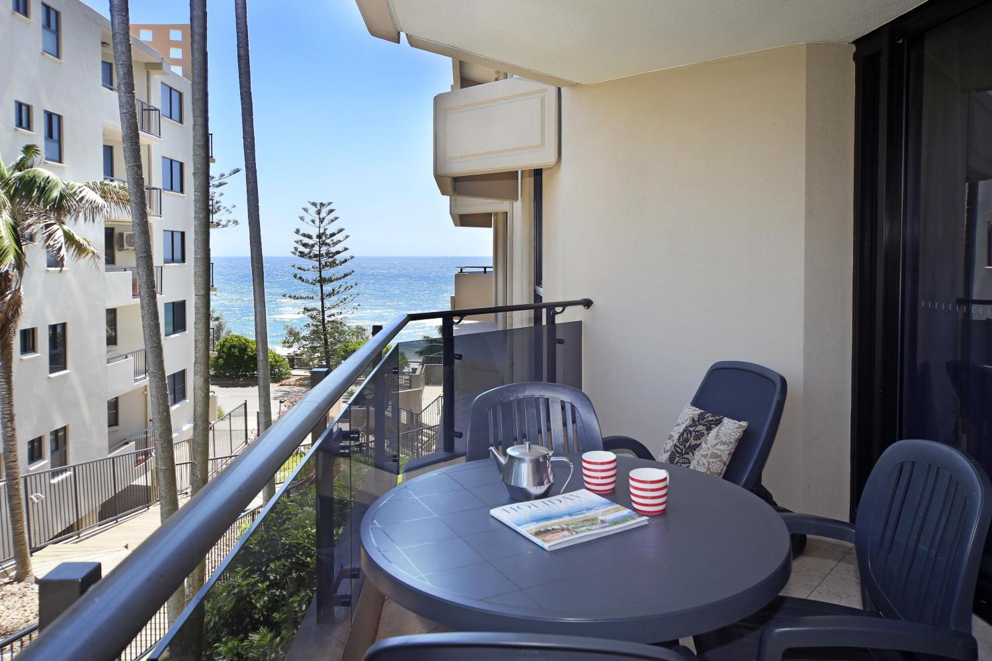 Clubb Coolum Beach Resort Sunshine Coast Exterior foto